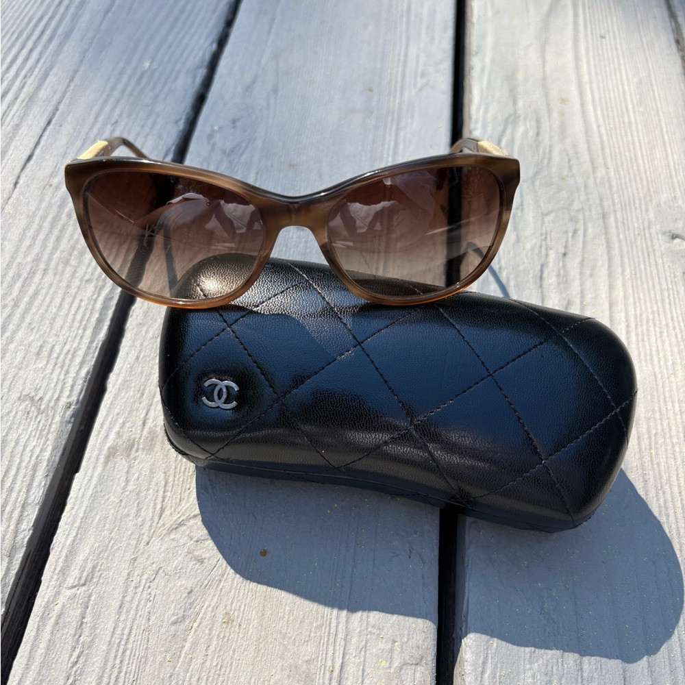 CHANEL Brown and Gold Sunglasses